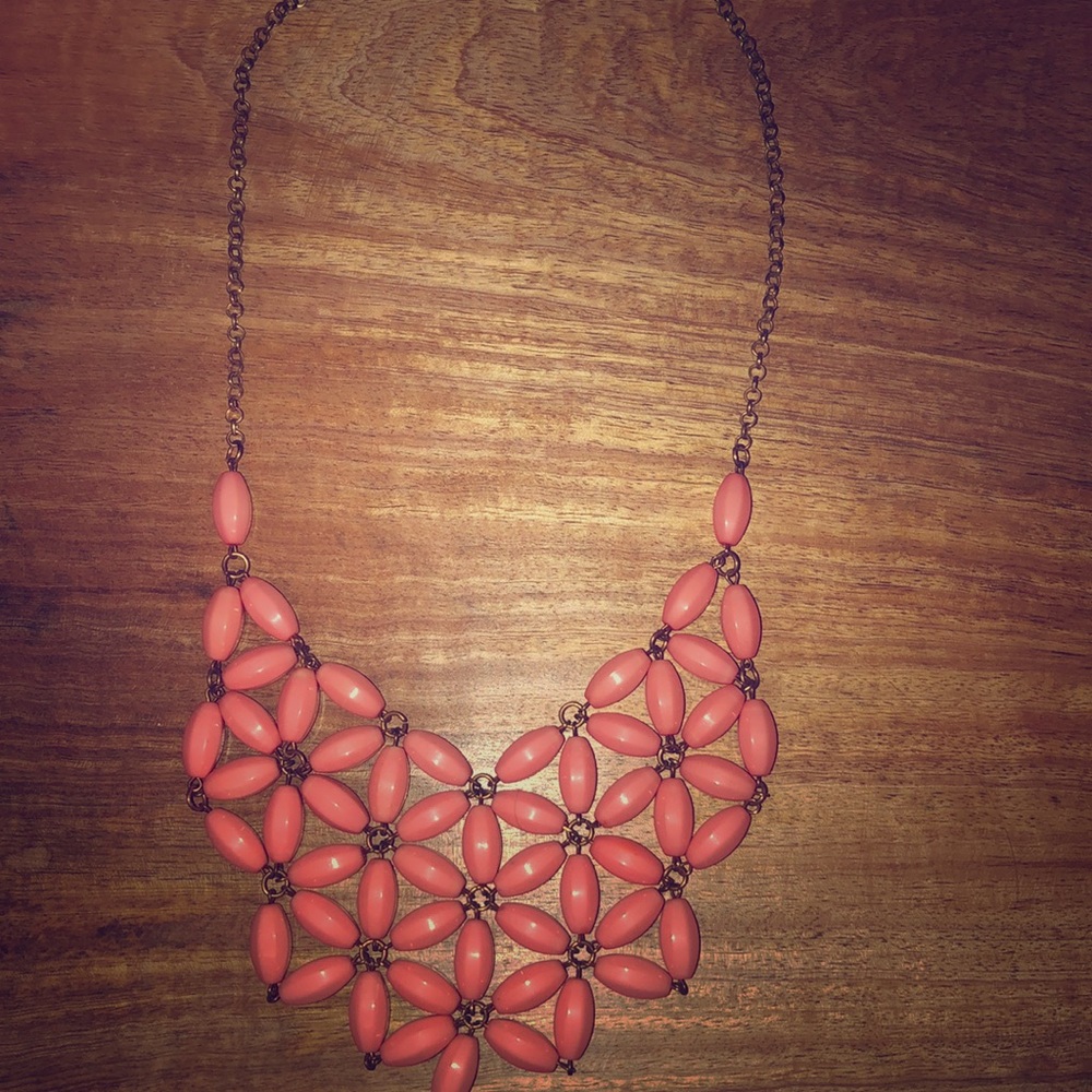 Beautiful Floral Necklace 🌸